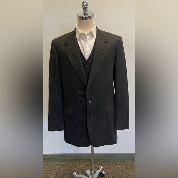 Aquascutum of London Vintage 3 Piece Striped Pleated Wool Suit in Gray Size 44 L - Picture 2 of 15